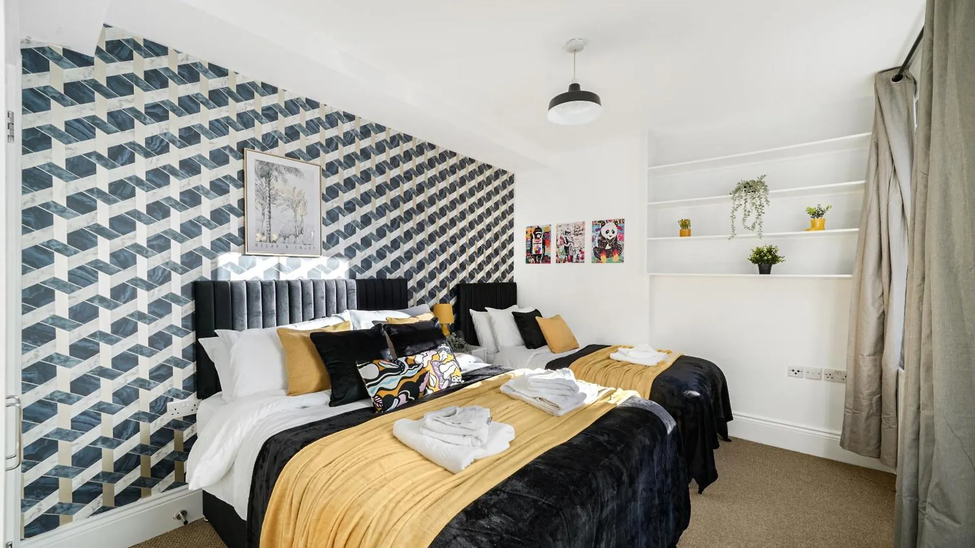 Boutique Central Hackney Abode - Balcony - Sleeps 6 London