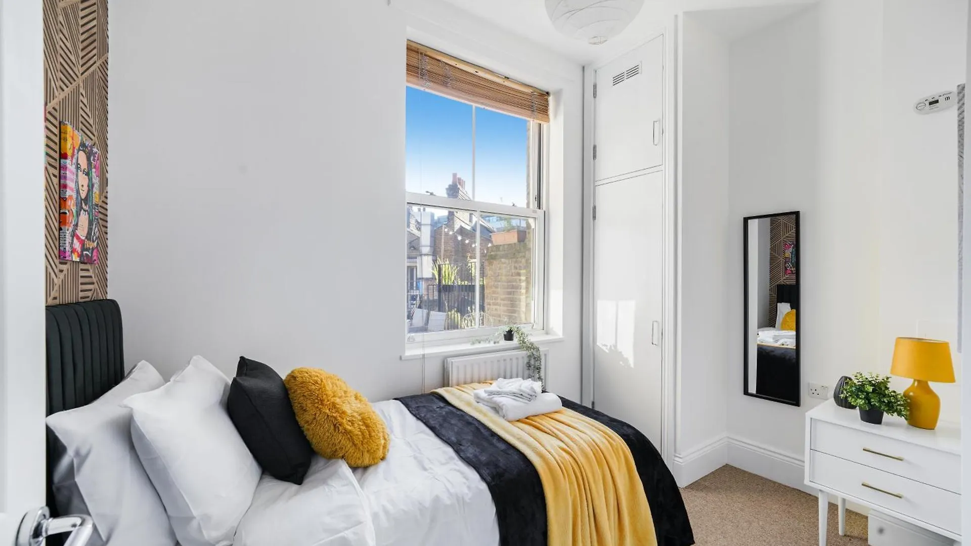 Boutique Central Hackney Abode - Balcony - Sleeps 6 London